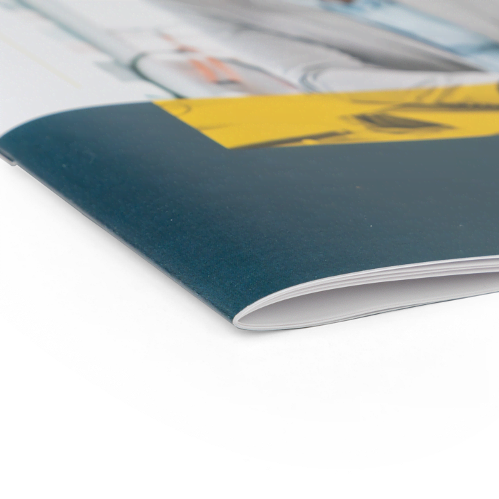 Tijdschrift maken met geniete rug Tijdschrift maken met geniete rug